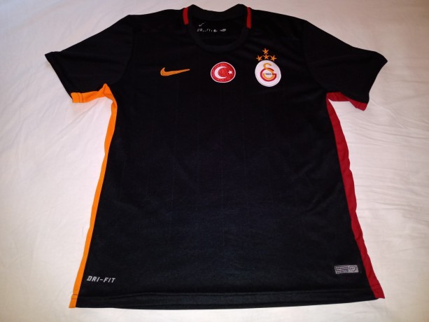 tricou-fotbal-galatasay-istanbul-big-0