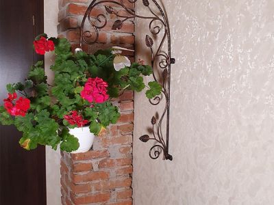 suport-de-perete-pentru-floare