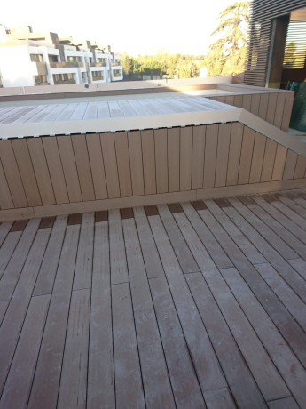 montaj-parchet-exterior-interior-imbracat-scari-din-len-big-0