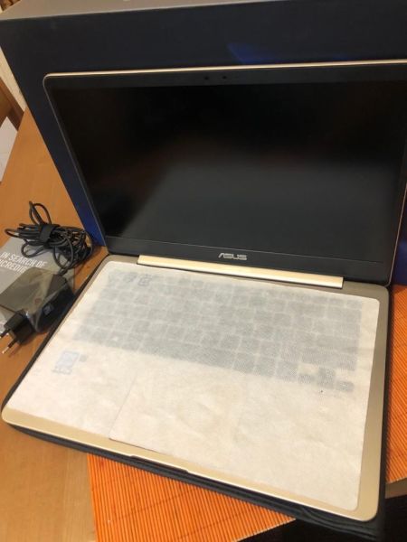 asuszenbook-14-inchi-big-0