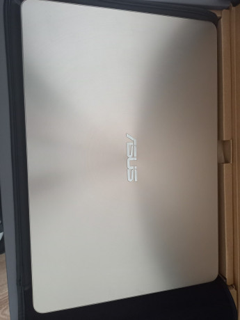 portatil-asus-14-gold-metal-big-3