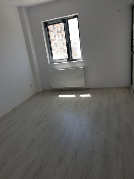 proprietar-3-camere-militari-residence-65mpu-56800e-big-0