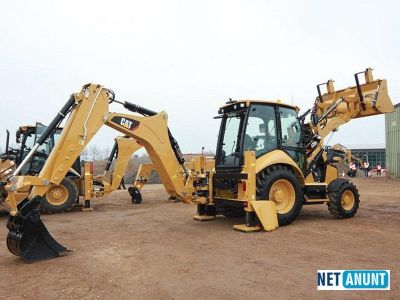 inchiriez-buldoexcavator-cu-atasamente-diverse