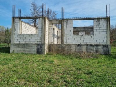 teren-1300-mp-si-casa-in-constructie-teisori-giurgiu