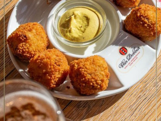 van-dobben-bitterballen-de-vita-total-blue