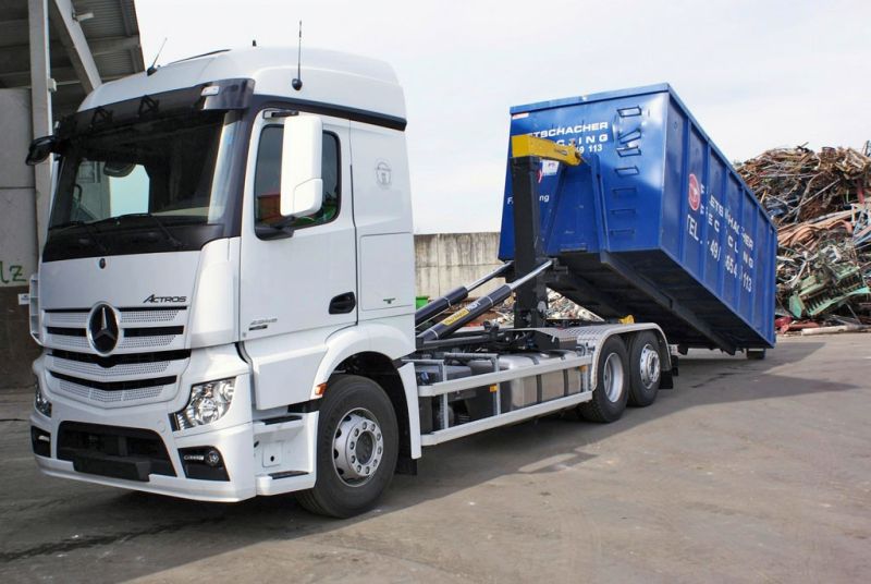 inchiriez-basculanta-8x4-big-0