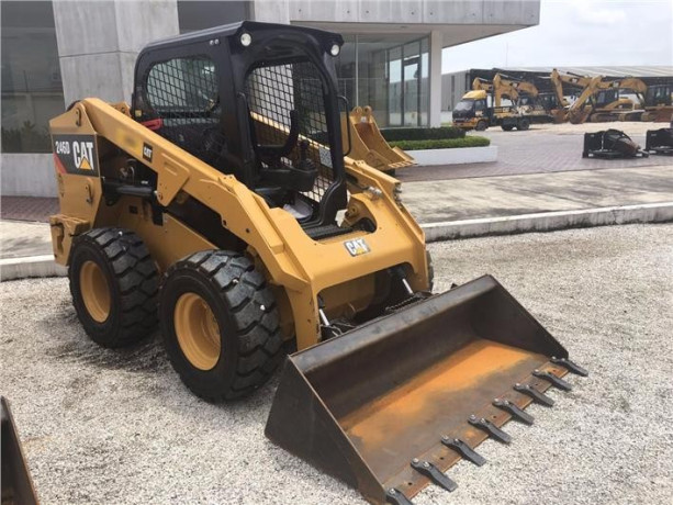 inchiriez-miniincarcatorskidbobcat-big-1