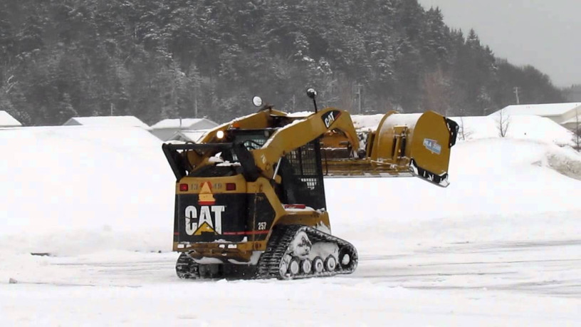 inchiriez-miniincarcatorskidbobcat-big-2