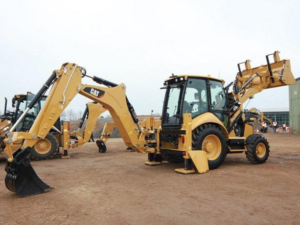 inchiriez-buldoexcavator-cu-atasamente-diverse-big-1