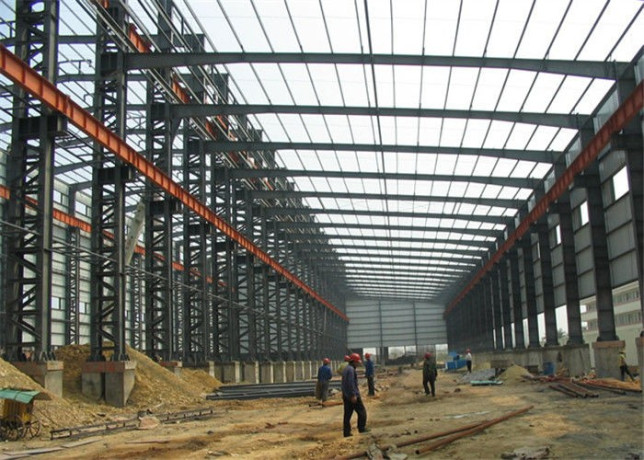 montam-panouri-sandwich-si-constructie-metalica-big-2