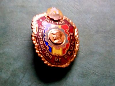 insigna-constructor-de-frunte-militar