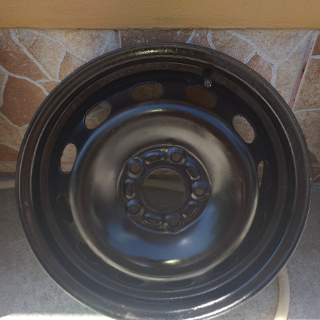 vand-4-cauciucuri-cu-4-jante-de-tabla-big-0