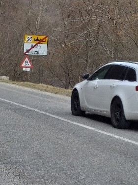 vind-teren-intravilan-in-voineasa-big-3