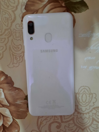 vand-telefon-samsung-a20-big-1